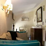 Limonade, Guest house